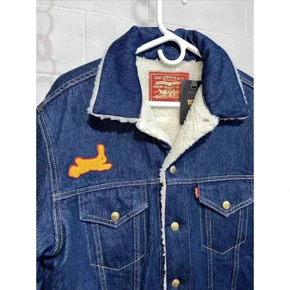Levi's Men's Denim Trucker Jacket S Sherpa Reversible Embroidered Lunar New Year - Picture 2 of 10
